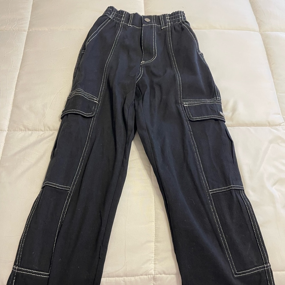 Tilly’s black straight leg pants